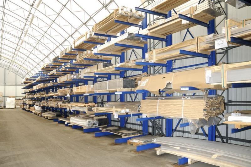 Stationary cantilever racks by Mobile Storage s.r.o.