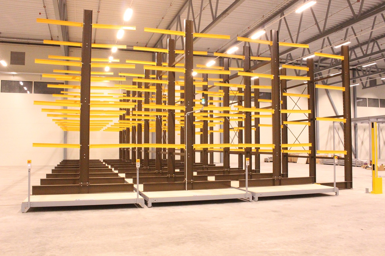 Mobile cantilever racks by Mobile Storage s.r.o.